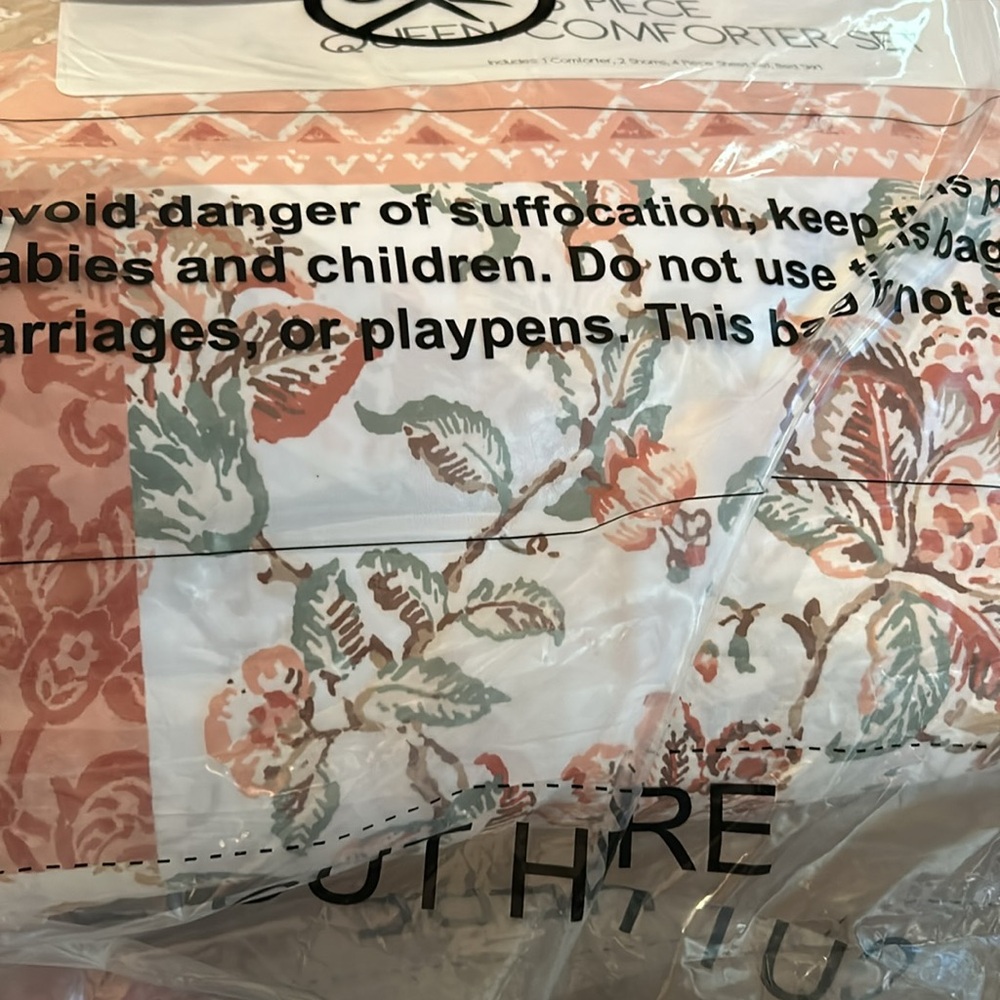 Queen comforter Set - Picture 6 of 6